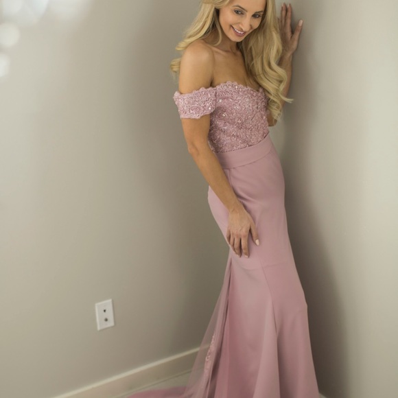 Off The Shoulders Elegant Blush Pink Long Dress - Picture 8 of 8